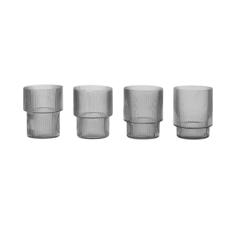 Carafe & verre Set de 4 verres RIPPLE Gris fumé FERM LIVING