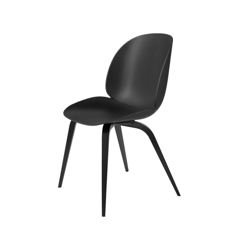 Chaise BEETLE pieds bois Noir GUBI