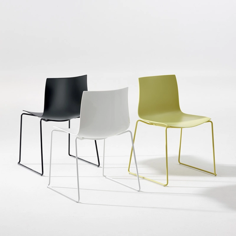 Chaise CATIFA 46 piètement luge Ivoire ARPER