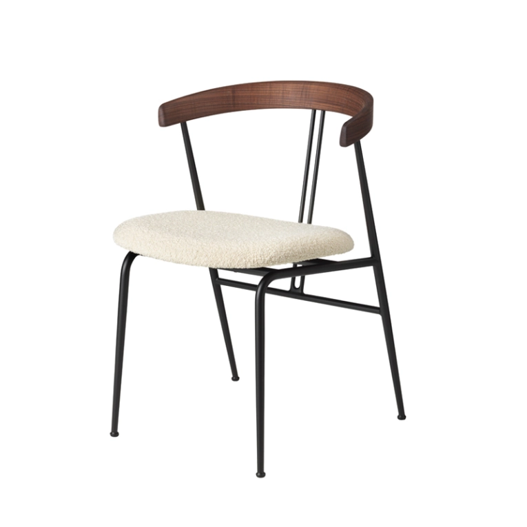 Chaise VIOLIN dossier noyer Karakorum 001 GUBI