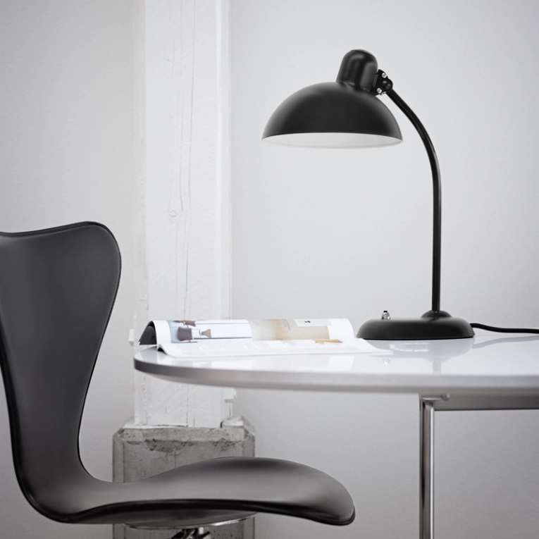 Lampe de bureau KAISER IDELL inclinable Noir mat FRITZ HANSEN