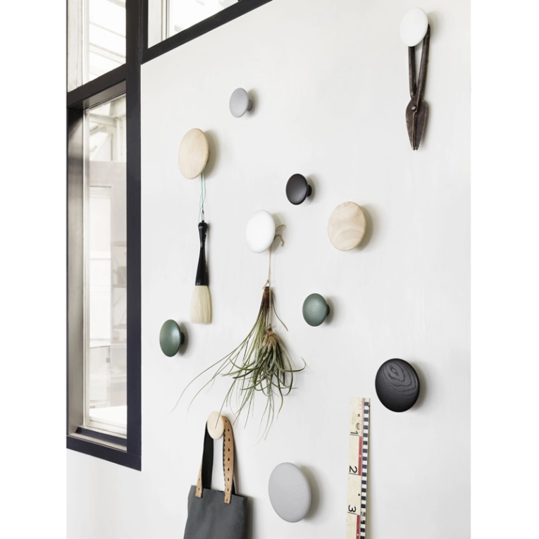 Patère Design Set de 5 patères DOTS Noir MUUTO