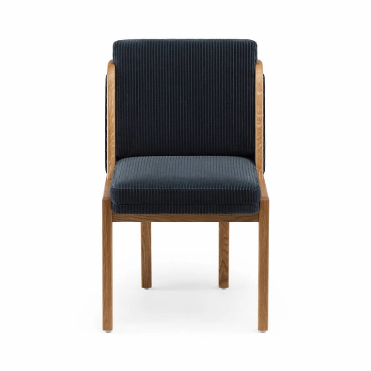 Chaise THRONE dossier tissu Chêne danois huilé / Phlox 883 DE LA ESPADA