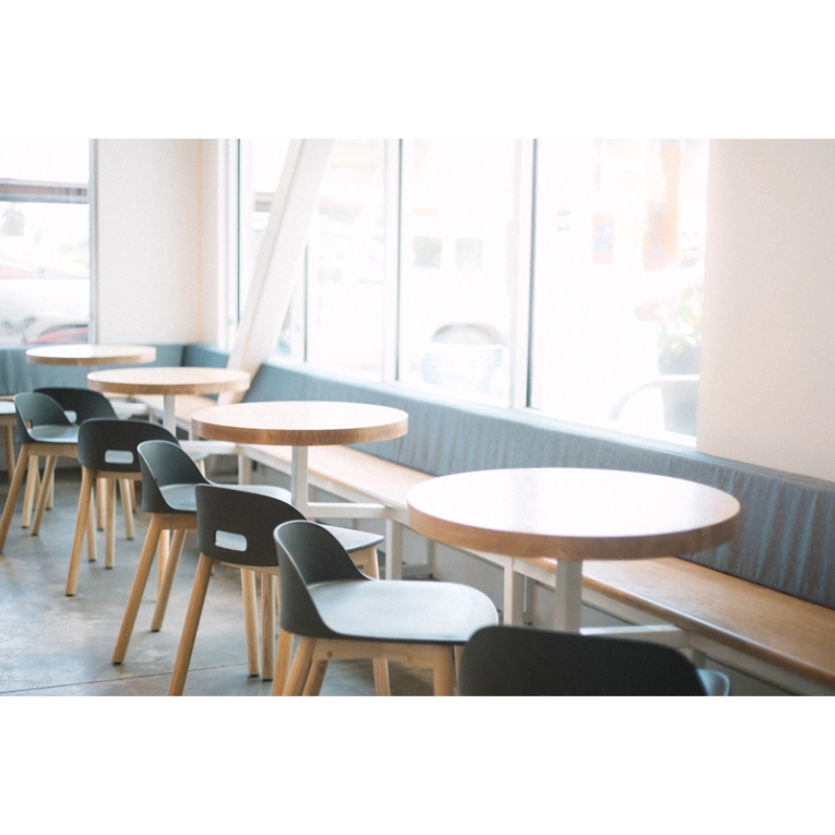 Chaise ALFI dossier bas Rouge EMECO