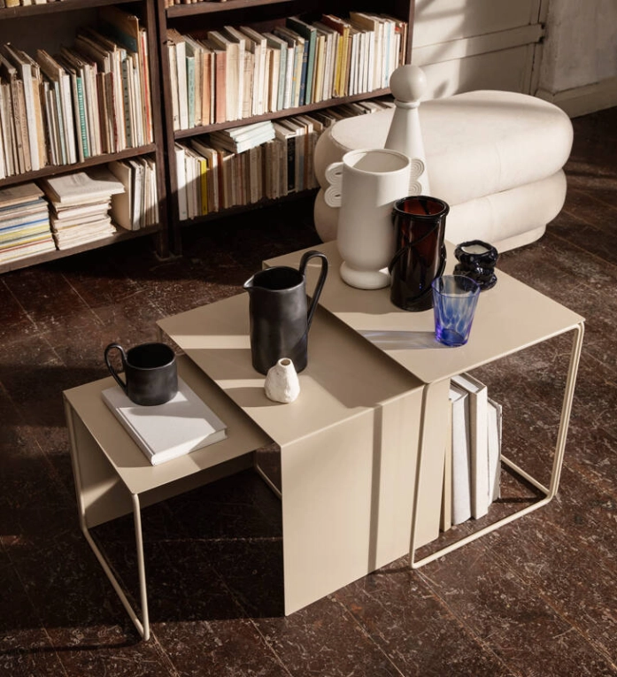 Table basse CLUSTER Set de 3 tables gigognes Cachemire FERM LIVING