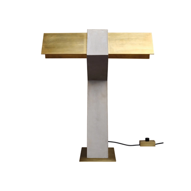 Lampe à poser CAUVET TAU Laiton DCW EDITIONS