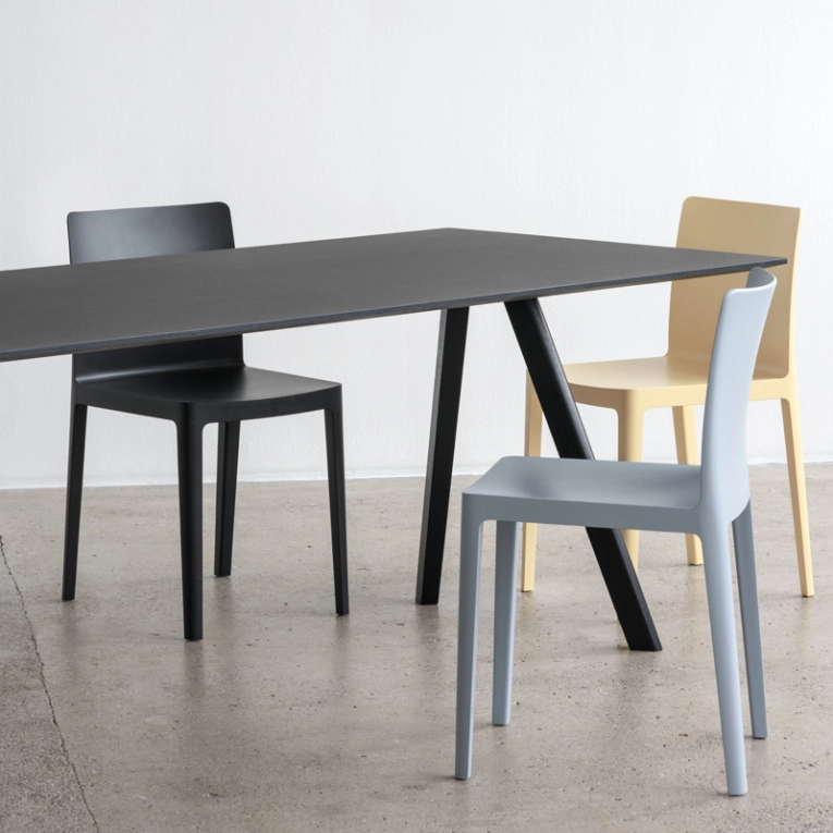 Table COPENHAGUE CPH 30 Lino noir/ chêne noir vernis à base d'eau HAY