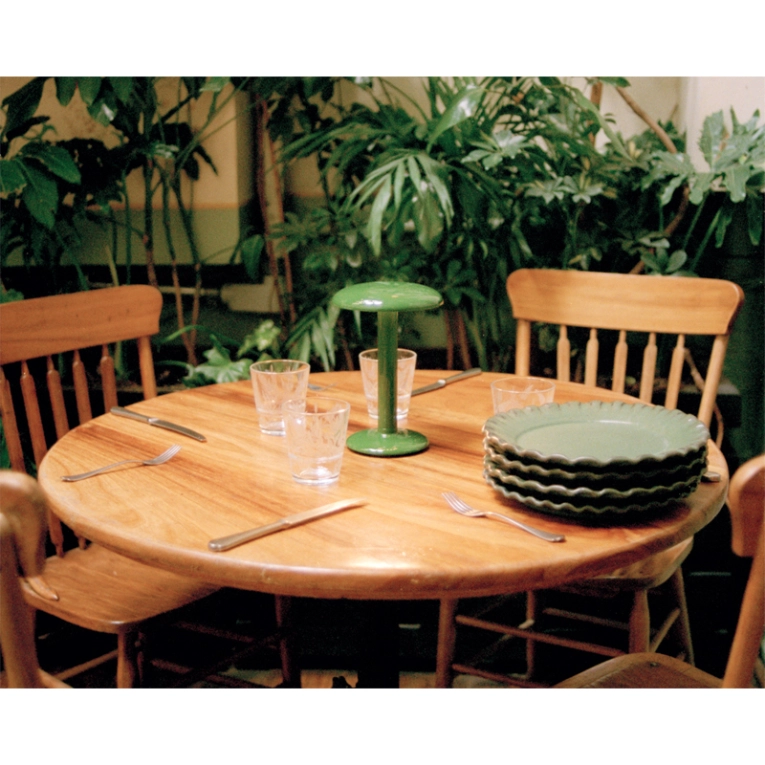 Lampe à poser GUSTAVE Vert laqué FLOS