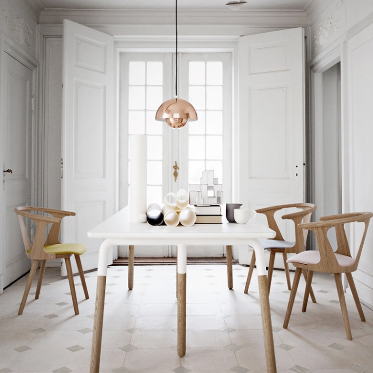 Chaise IN BETWEEN SK2 assise cuir Chêne/ cuir cognac AND TRADITION