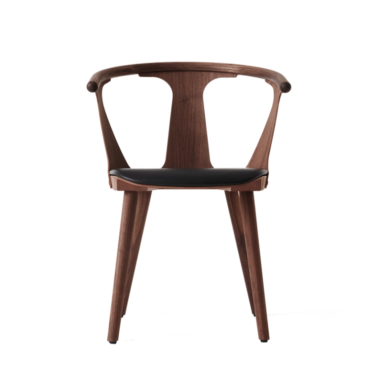 Chaise IN BETWEEN SK2 assise cuir Noyer/ cuir noir AND TRADITION