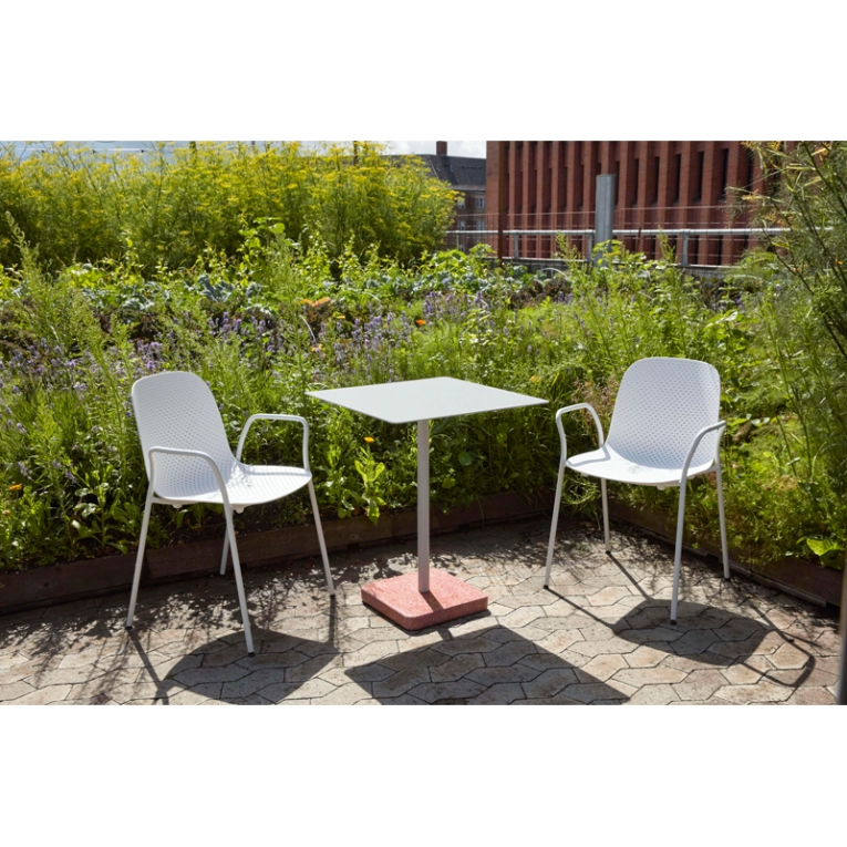 Table extérieur TERRAZZO 60x60 Gris clair/ terrazzo rouge HAY