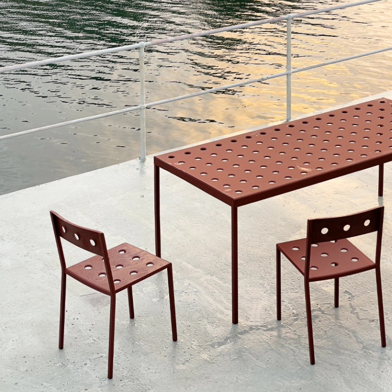 Chaise extérieur Chaise BALCONY Rouge fer HAY