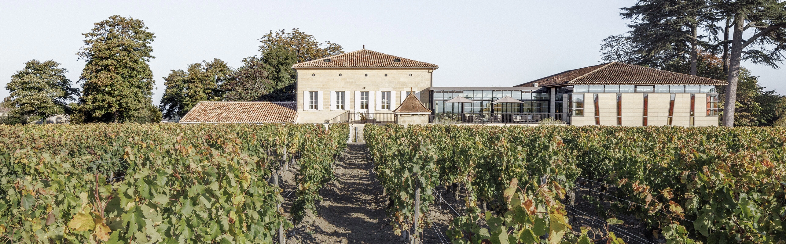 La Villa des Vignes : 1 041 m² de mobilier hôtelier à Saint-Émilion